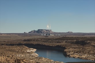 USA, Arizona, Page, Power station in desert near Lake Powell. Photo : FBP