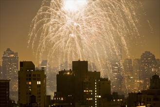 USA, New York State, New York City, Skyline with fireworks display. Photo : fotog