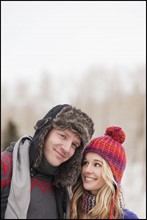 USA, Utah, Salt Lake City, young couple in winter clothing. Photo : Mike Kemp