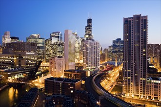 USA, Illinois, Chicago, cityscape at night. Photo : Henryk Sadura