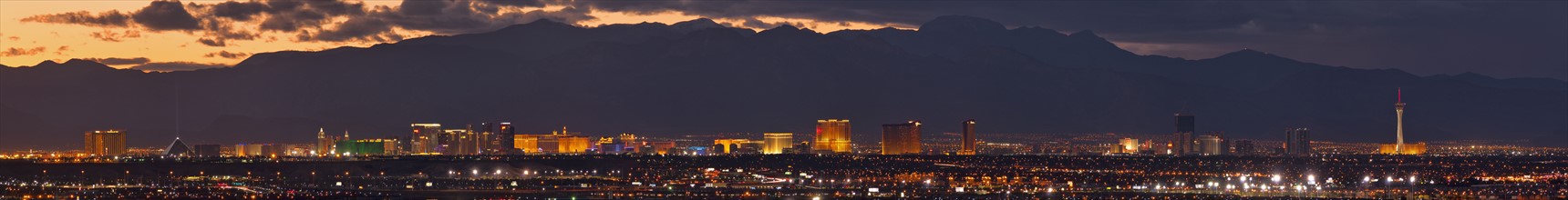 USA, Nevada, Las Vegas skyline. Photo : Gary Weathers