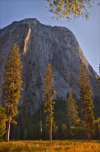 USA, California, Yosemite Valley in autumn. Photo : Gary Weathers