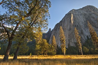 USA, California, Yosemite Valley in autumn. Photo : Gary Weathers
