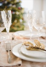 Christmas table setting. Photo : Jamie Grill Photography