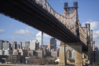 USA, New York State, New York City, City skyline with Queensboro Bridge on foreground. Photo :