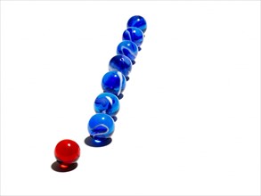 Blue and red glass balls. Photo : David Arky