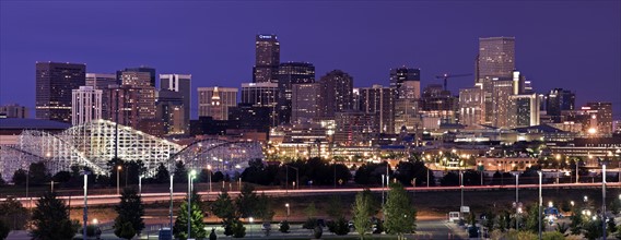 USA, Colorado, Denver, Cityscape at night. Photo : Henryk Sadura