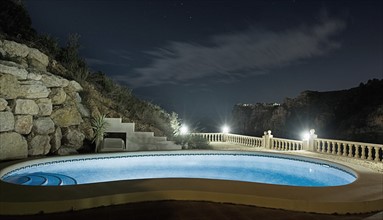 Spain, Costa Blanca, Hotel swimming pool. Photo : Justin Paget