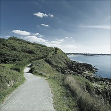 France, Brittany, Finistere Department, Concarneau, Coastal path. Photo: Jon Boyes