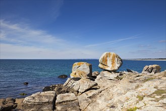 France, Brittany, Finistere Department, Rocks and ocean. Photo: Jon Boyes