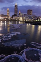 USA, Ohio, Cleveland skyline across frozen lake at sunrise. Photo: Henryk Sadura