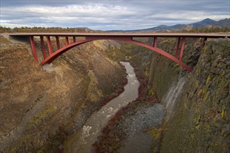 USA, Oregon, Bridge crossing Crooked River. Photo: Gary Weathers