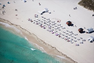 USA, Florida, Miami, Aerial view of sandy beach . Photo : fotog