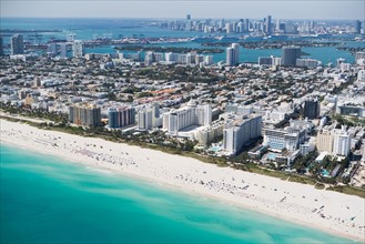 USA, Florida, Miami, Cityscape with beach. Photo : fotog