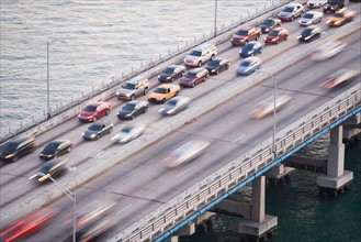 USA, Florida, Miami, Traffic jam on bridge. Photo : fotog