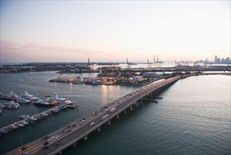 USA, Florida, Miami, Cityscape with bridge. Photo : fotog