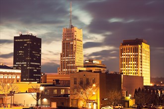 USA, Ohio, Akron, Sunset in downtown. Photo : Henryk Sadura