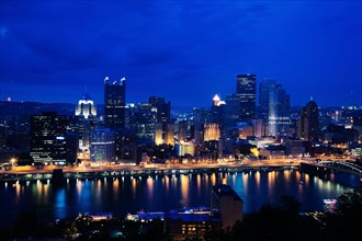 USA, Pennsylvania, Pittsburgh, Night skyline. Photo: Henryk Sadura