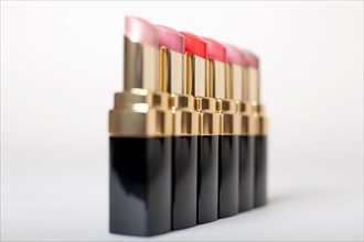 Studio shot of row of lipsticks. Photo : Winslow Productions