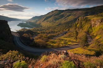 USA, Oregon, Columbia Gorge, High angle view of Historic Highway 30. Photo: Gary J Weathers