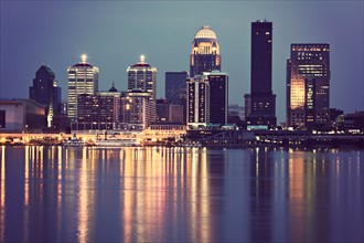 USA, Kentucky, Louisville, Skyline at night. Photo : Henryk Sadura