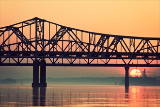 USA, Kentucky, Louisville, Sunrise by Ohio River. Photo: Henryk Sadura