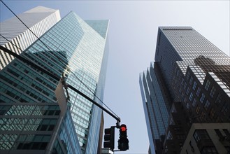 USA, New York State, New York City, Manhattan, Low angle view of skyscrapers. Photo : fotog