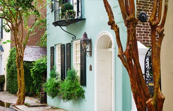 USA, South Carolina, Charleston, Rainbow Row, Bay Street, Houses in residential district.