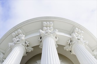 USA, Washington DC, Capitol Building, Low angle view of columns. Photo : Jamie Grill