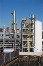 USA, New York State, New York City, Oil processing plant. Photo: fotog