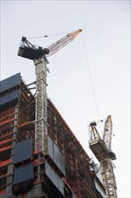 USA, New York City, Modern office building under construction. Photo: fotog