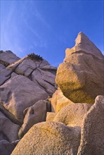 Land's End, huge rocks. Photo : DKAR Images