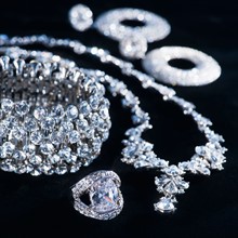 Studio shot of jewelry. Photo : Daniel Grill