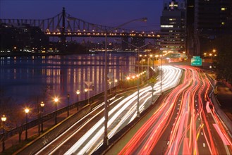 USA, New York state, New York city, vehicle lights. Photo : fotog