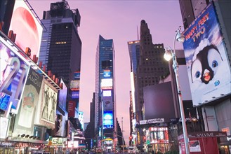 Usa, New York State, New York City, Times Square, cityscape at dusk. Photo : fotog