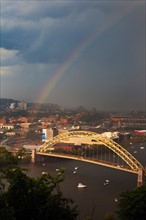 USA, Pennsylvania, Pittsburgh, Rainbow above bridge. Photo : Henryk Sadura