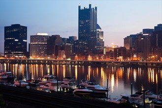 USA, Pennsylvania, Pittsburgh, Cityscape at dawn. Photo : Henryk Sadura