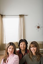 Portrait of women in three generation family. Photo : Rob Lewine