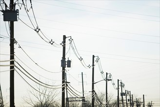 USA, New York, New York City. Power lines. Photo : fotog