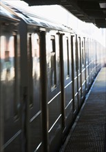 USA, New York, New York City. Train on platform. Photo : fotog