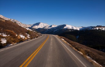 USA, Colorado. Road in mountains. Photo : John Kelly