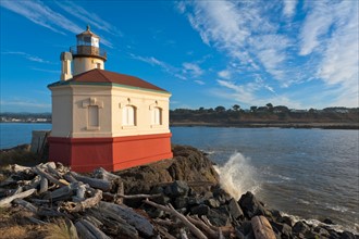 USA, Oregon, Coos County. Coquille River, Small lighthouse. Photo : Gary Weathers