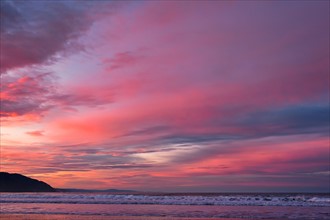 USA, California, Del Norte County. Coastal view at sunrise. Photo : Gary Weathers