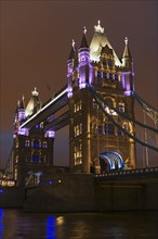 UK, England, London, Tower Bridge at night.