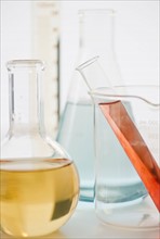 Laboratory glassware with liquids. 
Photo : Jamie Grill