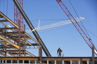 Construction frame and crane. 
Photo : fotog