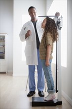 Girl (8-9) at doctor's office. 
Photo : Rob Lewine