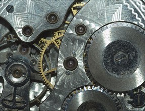 Close-up view of complex clockwork. 
Photo : Calysta Images