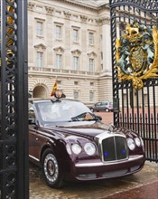 UK, London, Queen's car at Buckingham Palace.