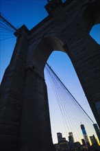 Brooklyn bridge at dusk.